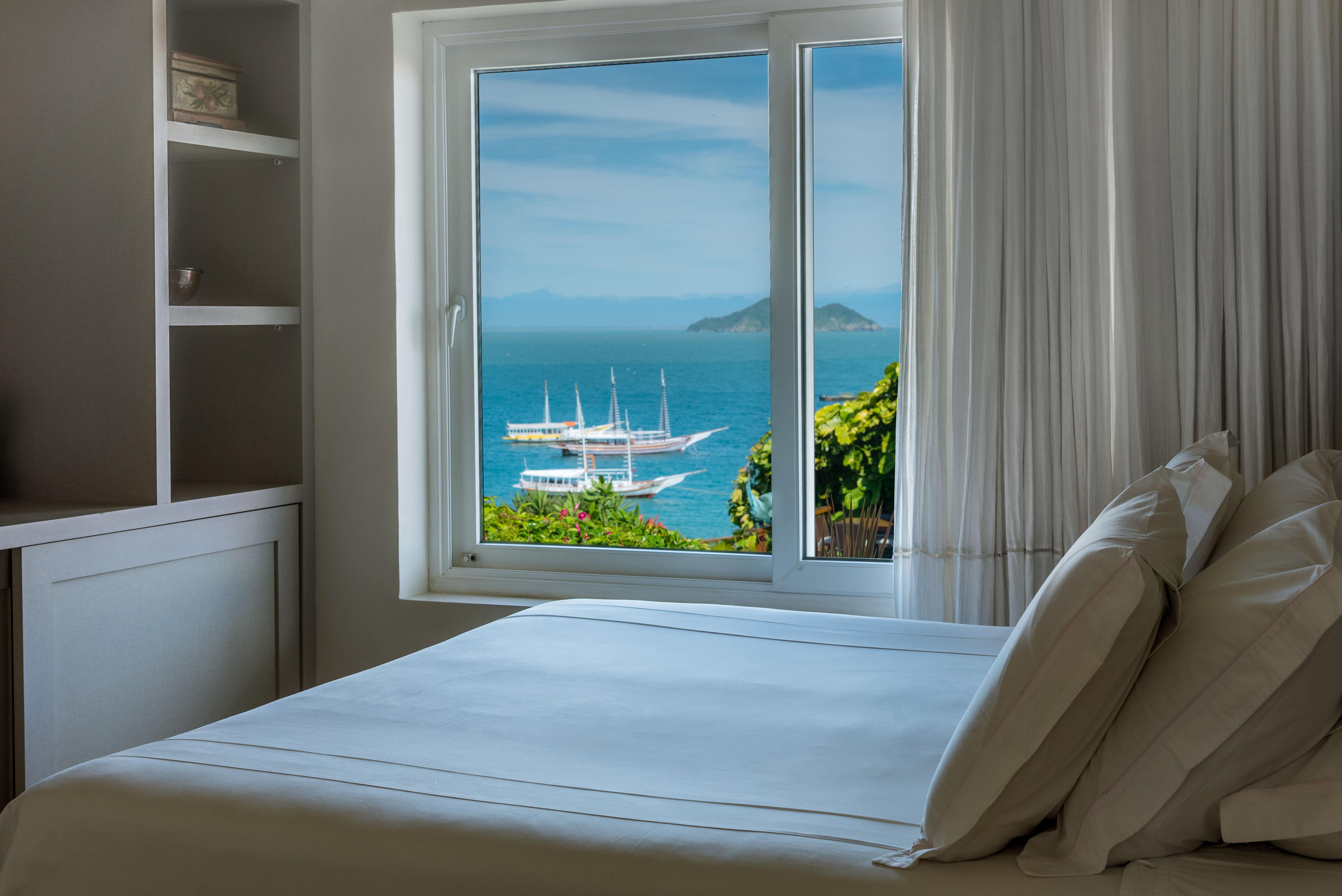 Abracadabra Boutique 4*